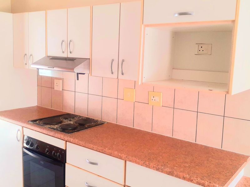 TOWN HOUSE FOR SALE EXT 1 PIONIERSPARK - Photo 4