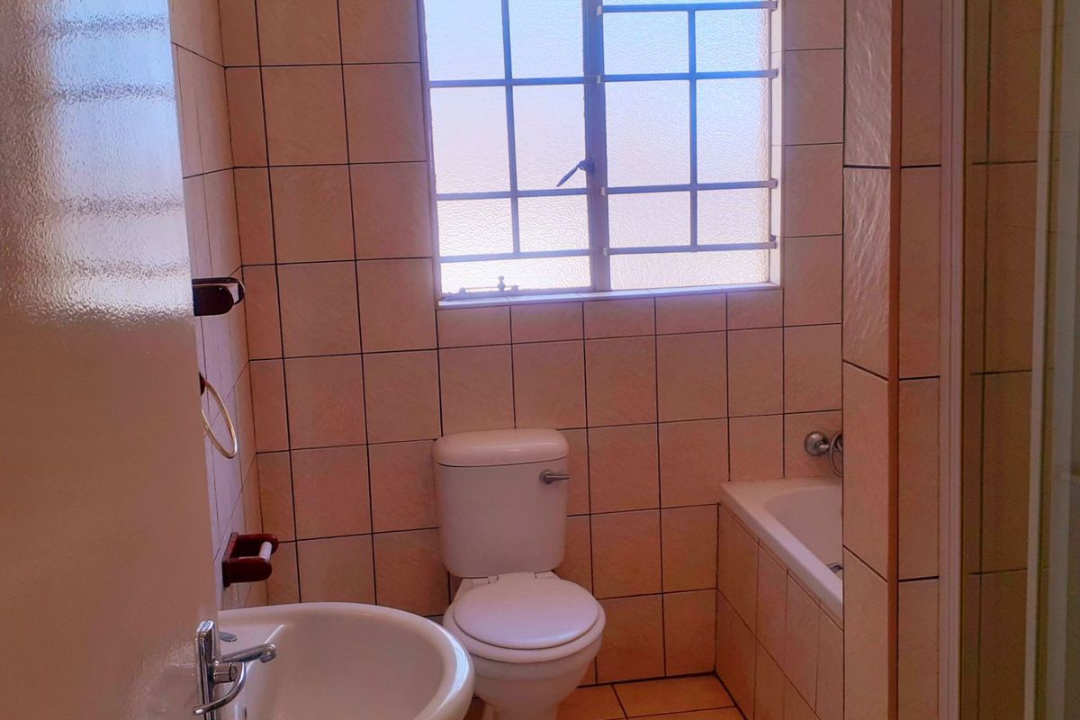 TOWN HOUSE FOR SALE EXT 1 PIONIERSPARK - Photo 5