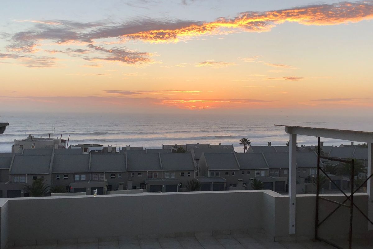 Seaside Tranquility and Luxury Unveiled - Photo 2