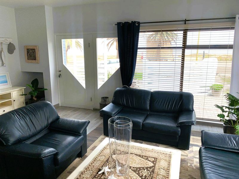 Beachfront Views - Photo 3