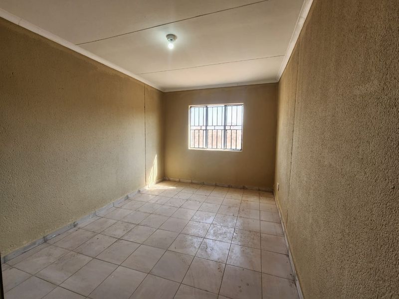 3-Bedroom Family Home for Rent in Lebowakgomo Zone P - Photo 7