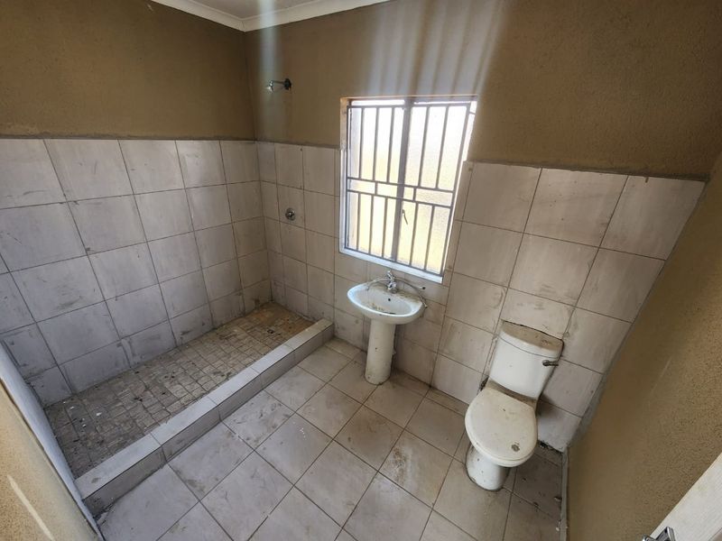 3-Bedroom Family Home for Rent in Lebowakgomo Zone P - Photo 9