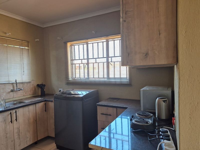 3-Bedroom Family Home for Rent in Lebowakgomo Zone P - Photo 3