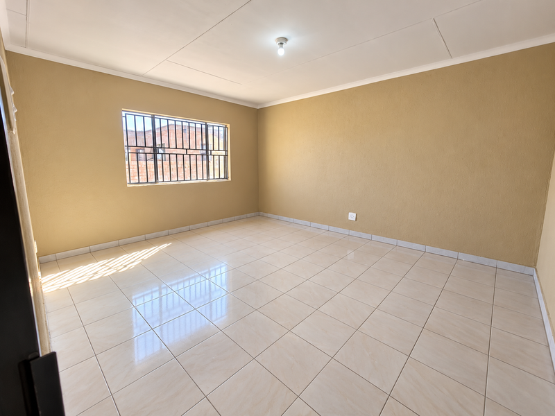 3-Bedroom Family Home for Rent in Lebowakgomo Zone P - Photo 8