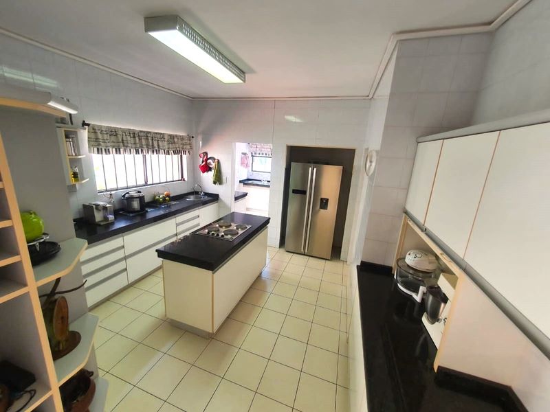 ELEGANCE MEETS CLASS - Photo 10