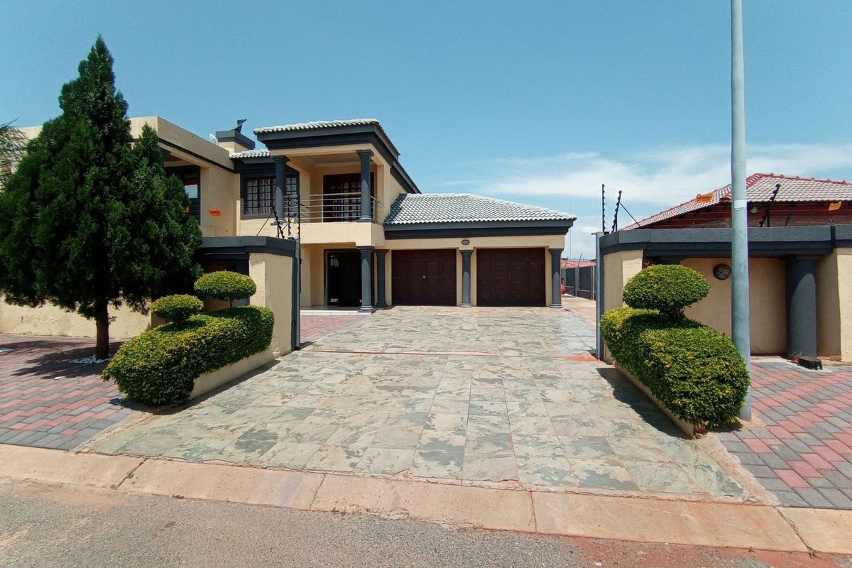 LOVE AT FIRST SIGHT!!!! - Photo 2