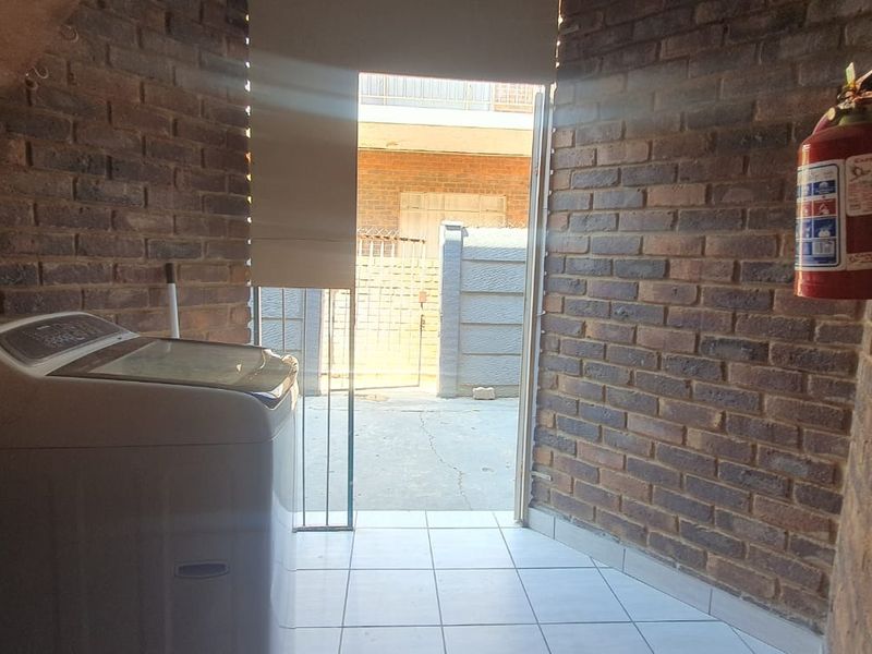 PRIME INVESTMENT OPPORTUNITY IN ABELIA COMPLEX - Photo 7