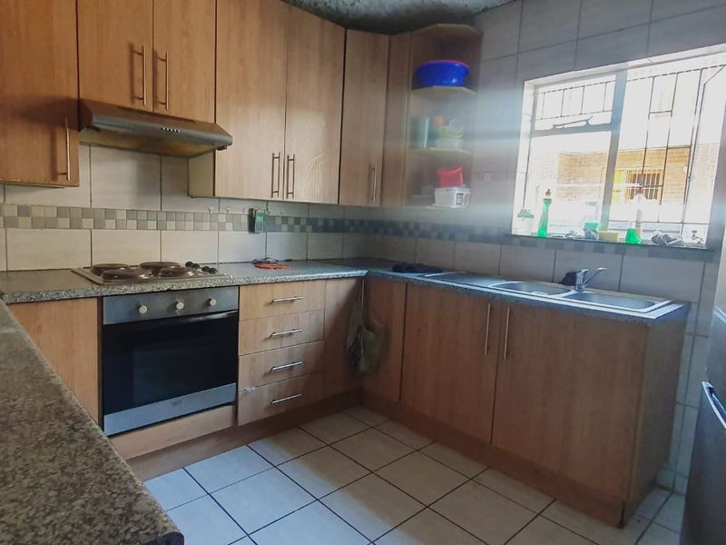 PRIME INVESTMENT OPPORTUNITY IN ABELIA COMPLEX - Photo 6