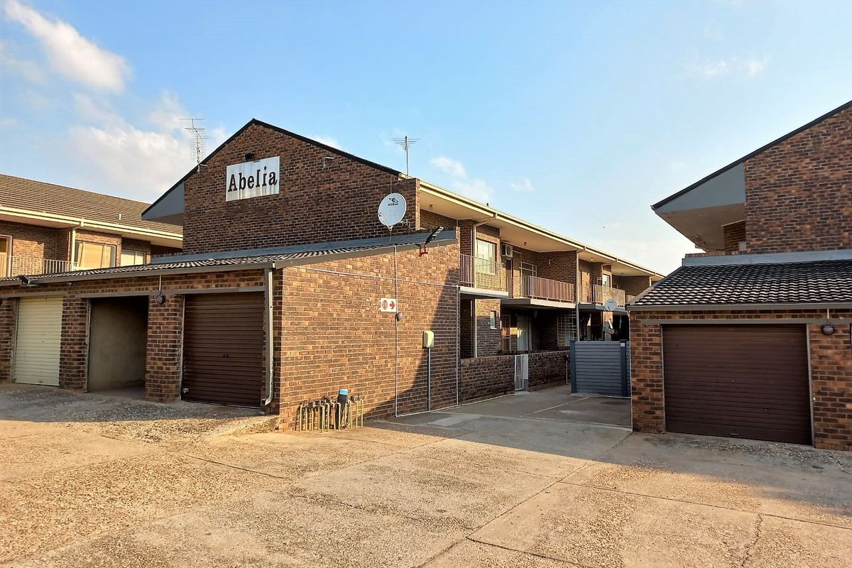 PRIME INVESTMENT OPPORTUNITY IN ABELIA COMPLEX - Photo 2