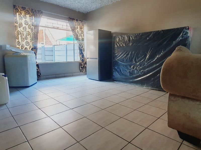 PRIME INVESTMENT OPPORTUNITY IN ABELIA COMPLEX - Photo 4