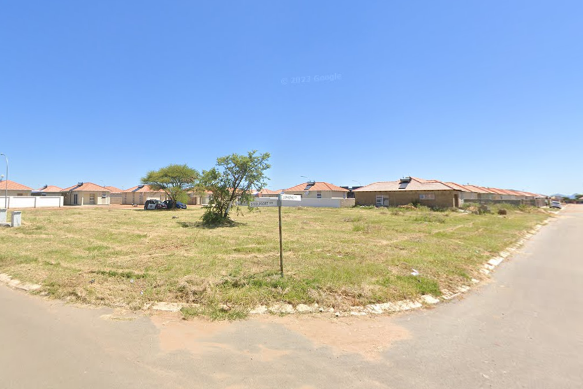 Business Zoned Stand in Southern Gateway - Photo 3