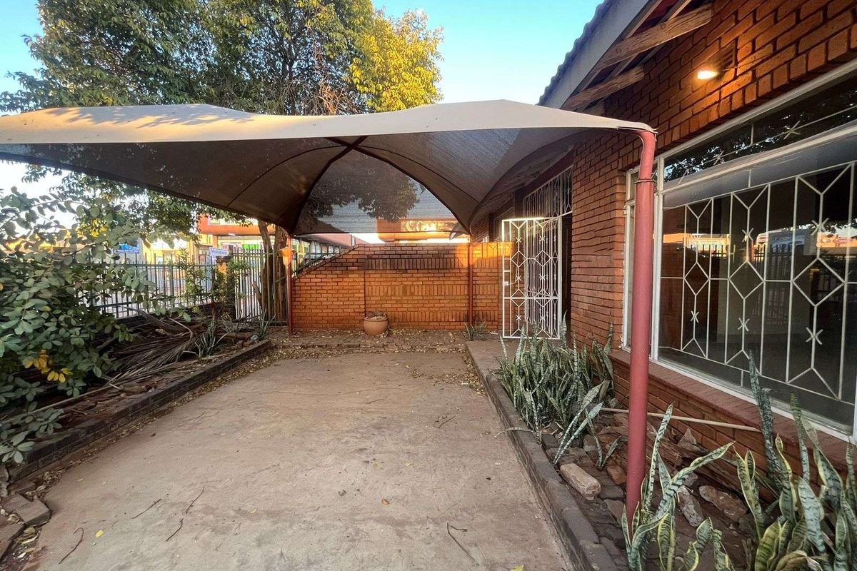 Charming 2-Bedroom Gem in the Heart of Mokopane! - Photo 3