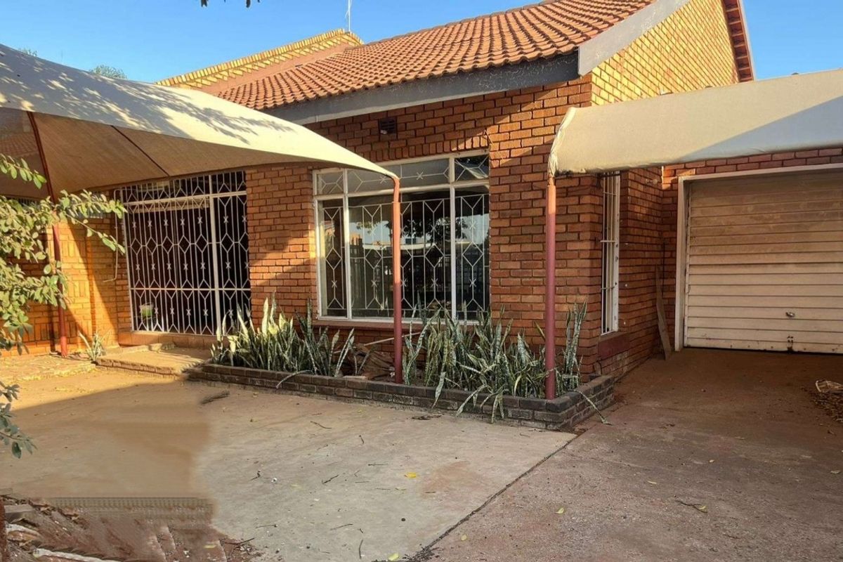 Charming 2-Bedroom Gem in the Heart of Mokopane! - Photo 2