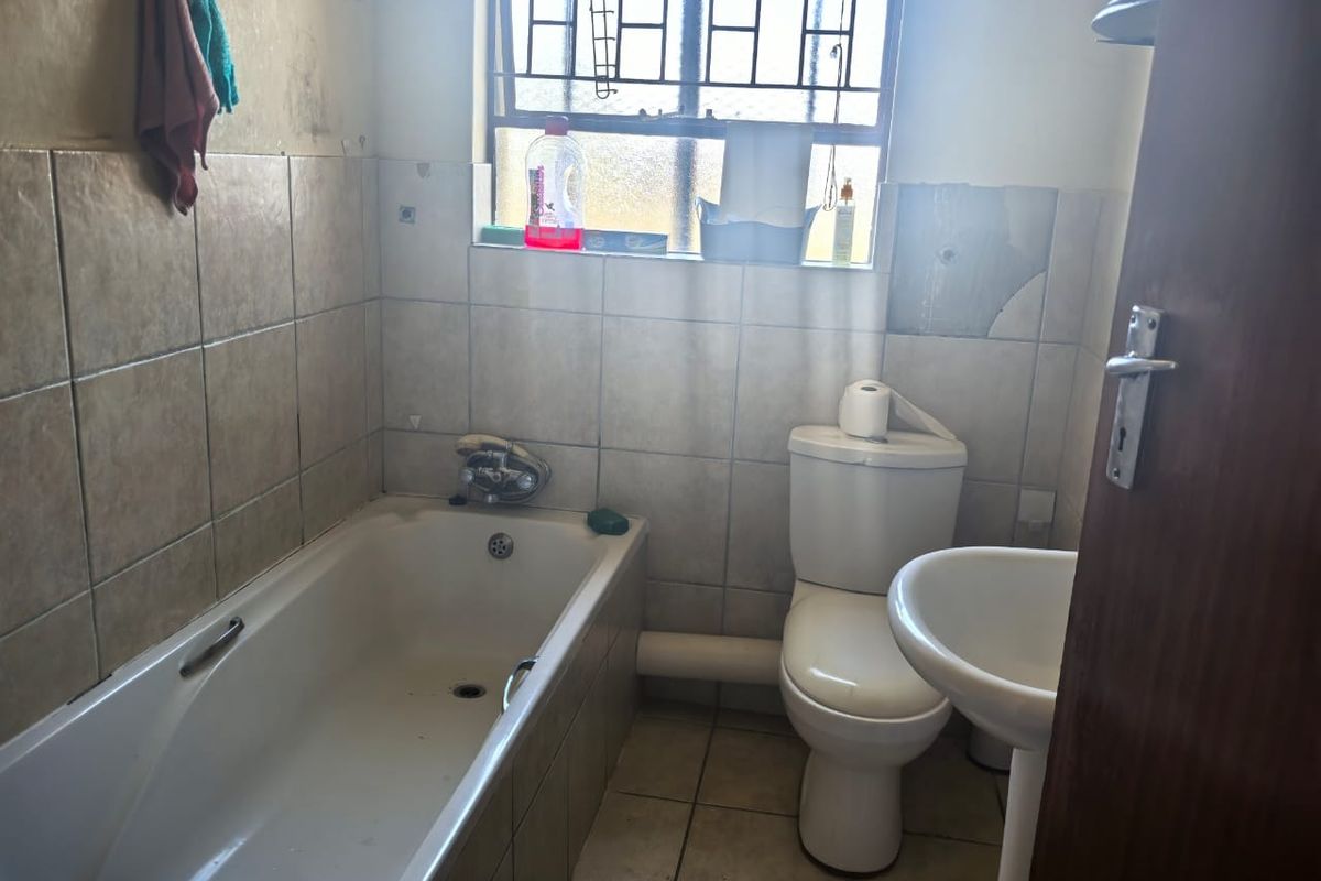 Charming 2-Bedroom Home in Rethabile Gardens – Perfect for Comfortable Living - Photo 5