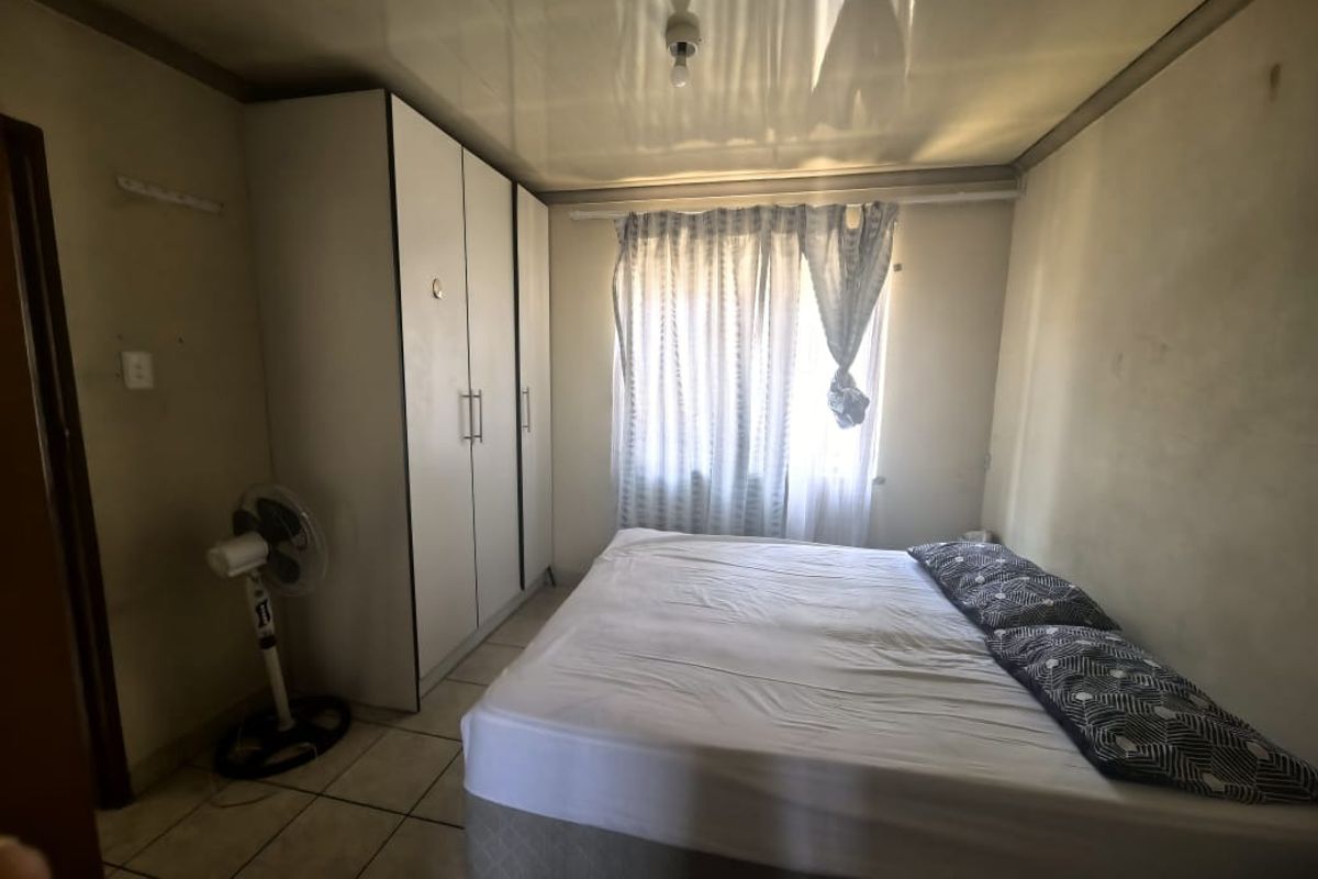 Charming 2-Bedroom Home in Rethabile Gardens – Perfect for Comfortable Living - Photo 4