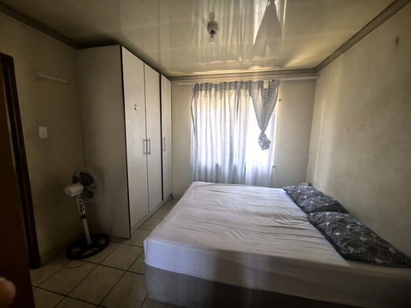 Charming 2-Bedroom Home in Rethabile Gardens – Perfect for Comfortable Living - Photo 4