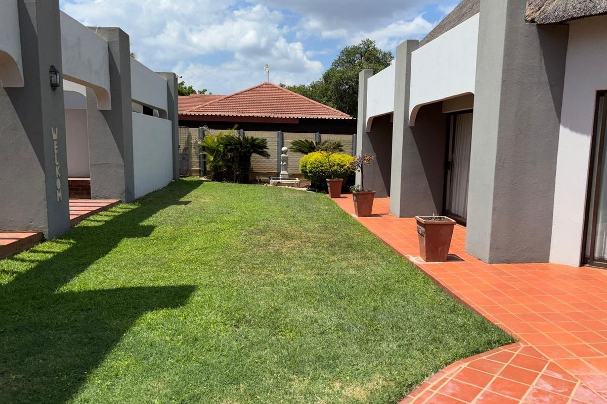Luxurious Double-Story Home in Sought-After Trim Park, Mokopane. - Photo 4