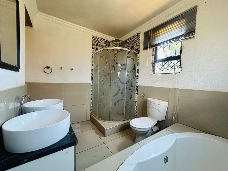 MODERN HOME IN MZOMBANA VILLAGE WITH BOREHOLE AND SEWER CONNECTION!! - Photo 8
