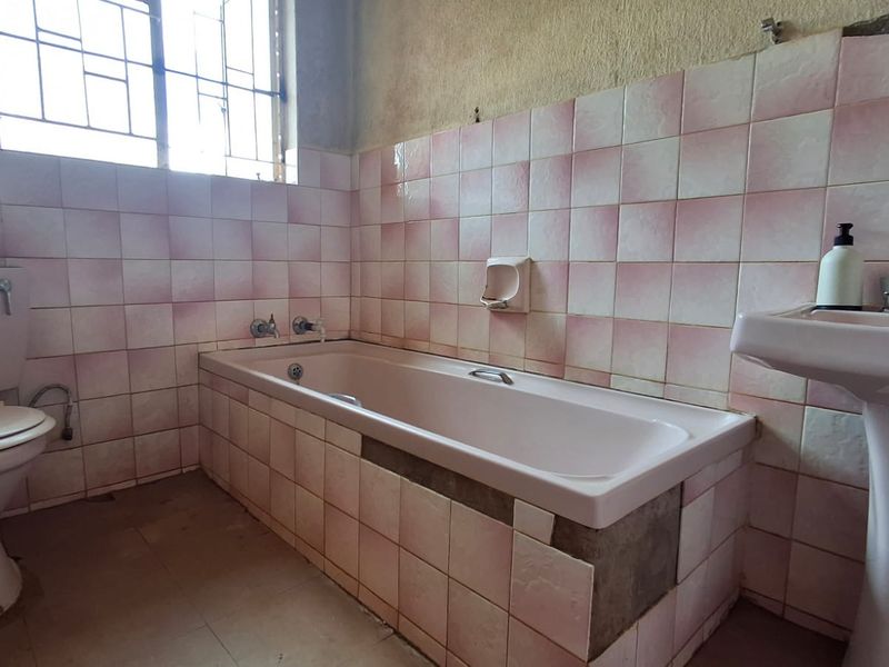FAMILY HOME FOR SALE IN LENYENYE – SPACE, LOCATION & VALUE! - Photo 9