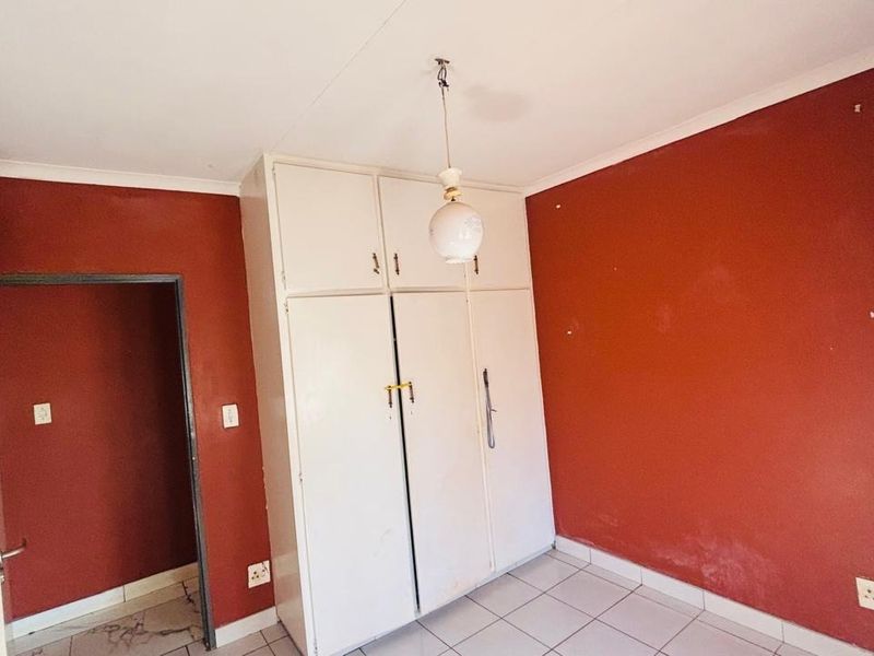 Charming Family Home with Endless Potential in the Peaceful Heart of Nylpark, Mokopane - Photo 10