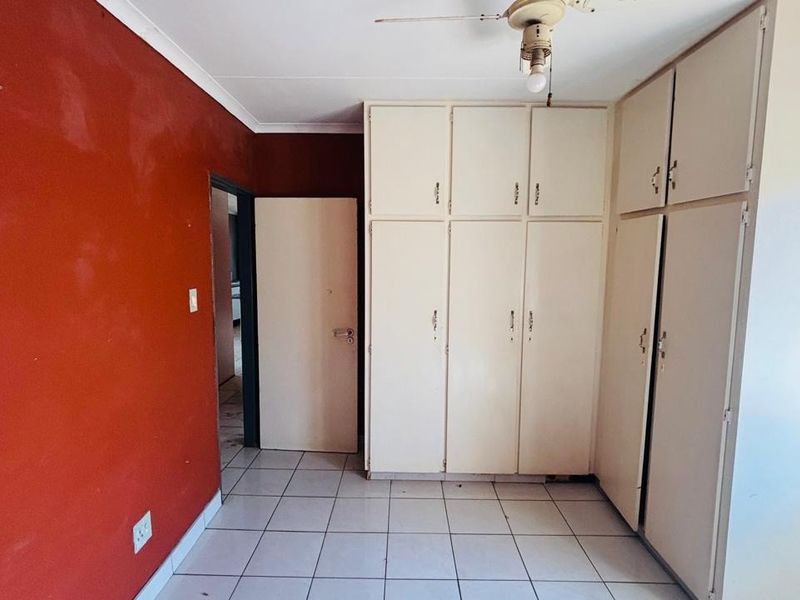 Charming Family Home with Endless Potential in the Peaceful Heart of Nylpark, Mokopane - Photo 4