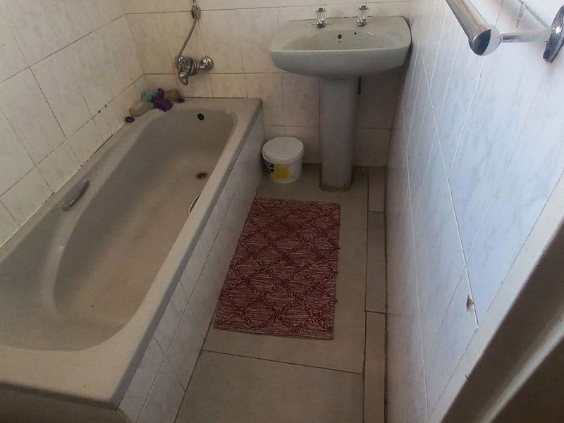 Spacious Family Home with Excellent Investment Potential - Photo 9