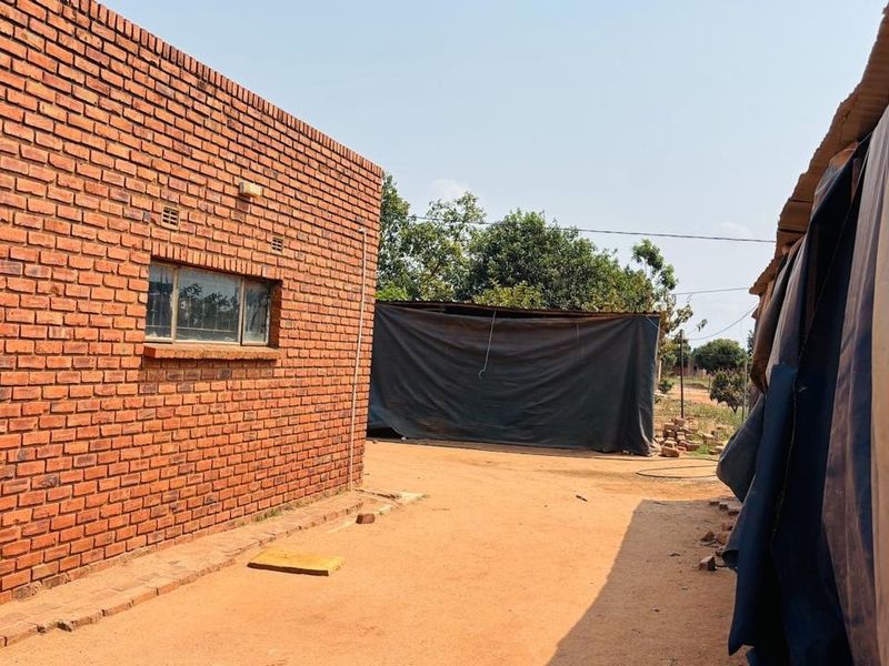 900m2 Smallholding with Borehole & 1500-Chicken Poultry Setup – Ga-Madiba, Mokopane - Photo 5