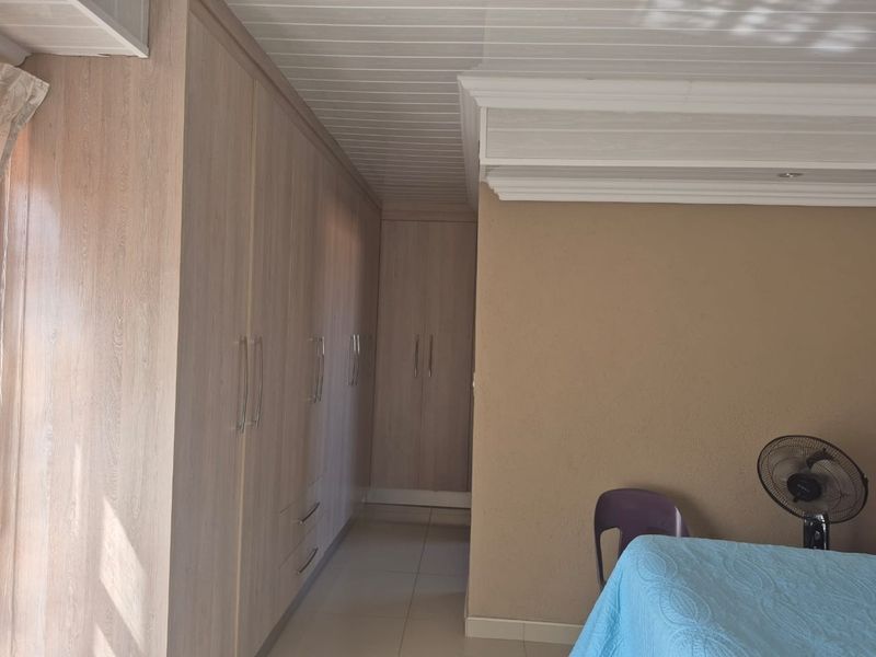 Beautiful 4-Bedroom Family Home on a Spacious Double Stand - Photo 10