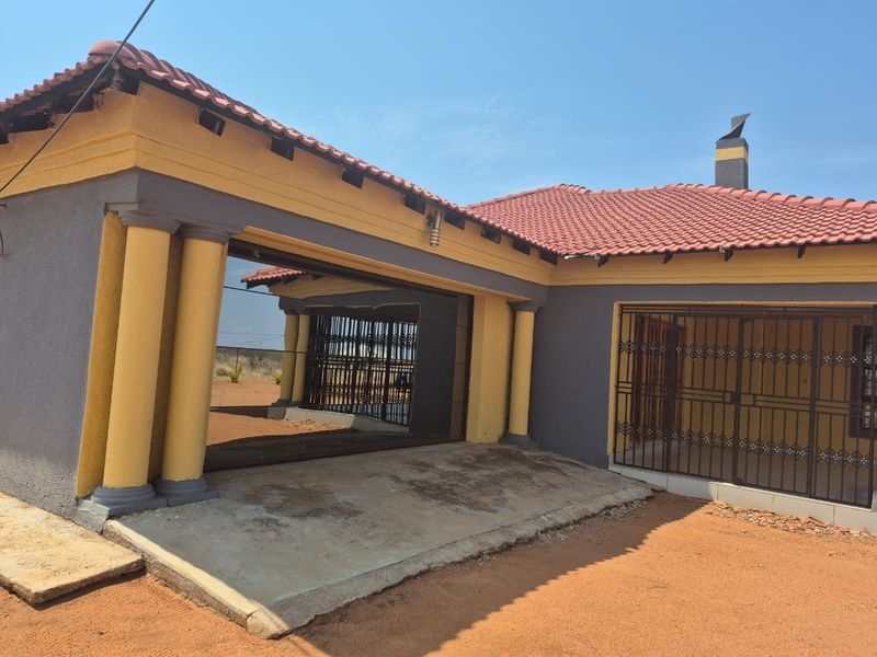 Beautiful 4-Bedroom Family Home on a Spacious Double Stand - Photo 3