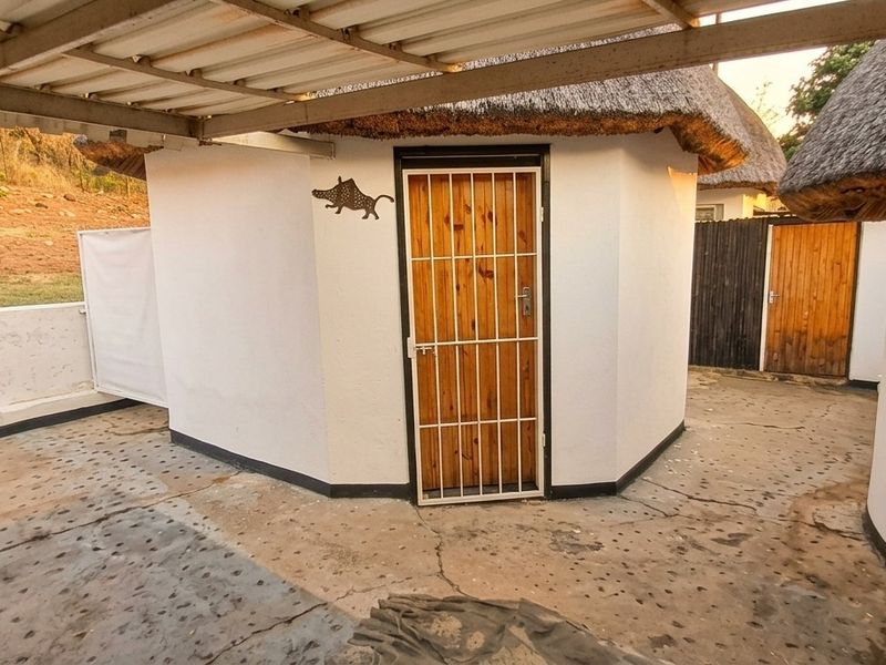 Step into your own Private Bushveld Sanctuary! - Photo 2