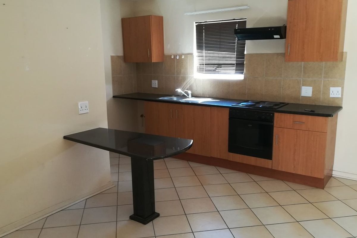 Beautiful one - bedroom apartment for sale - Potchefstroom - Photo 3