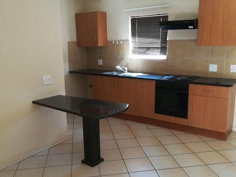 Beautiful one - bedroom apartment for sale - Potchefstroom - Photo 3