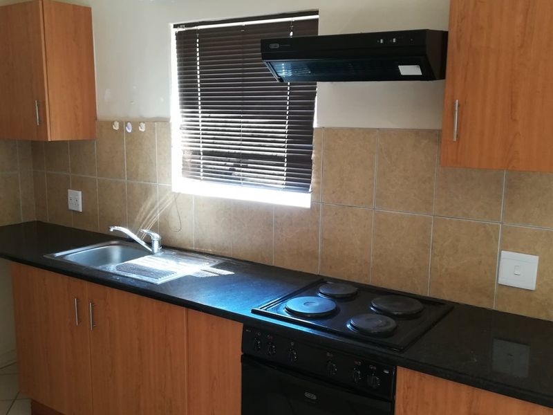 Beautiful one - bedroom apartment for sale - Potchefstroom - Photo 2
