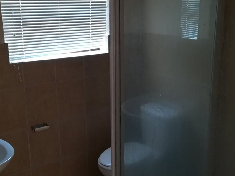 Beautiful one - bedroom apartment for sale - Potchefstroom - Photo 6