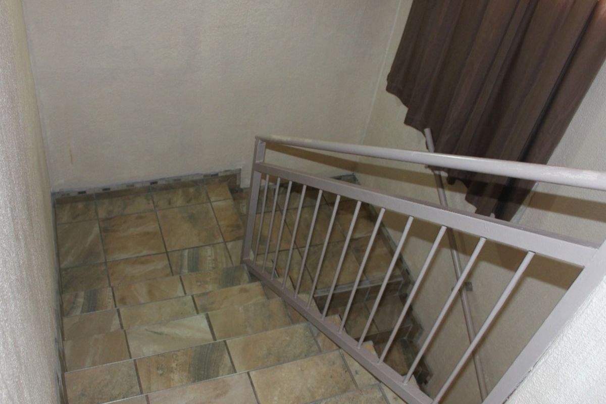 Spacious two-bedroom town house - Potchefstroom - for sale - Photo 4