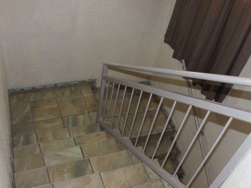 Spacious two-bedroom town house - Potchefstroom - for sale - Photo 4