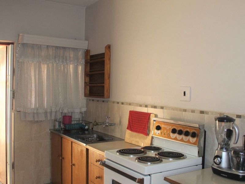 Spacious two-bedroom town house - Potchefstroom - for sale - Photo 3