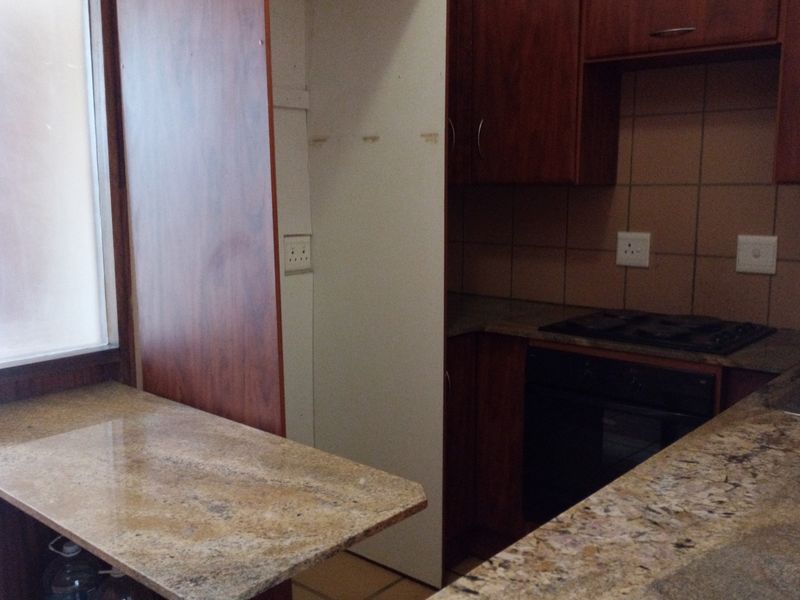 Bachelor's apartment - Photo 4