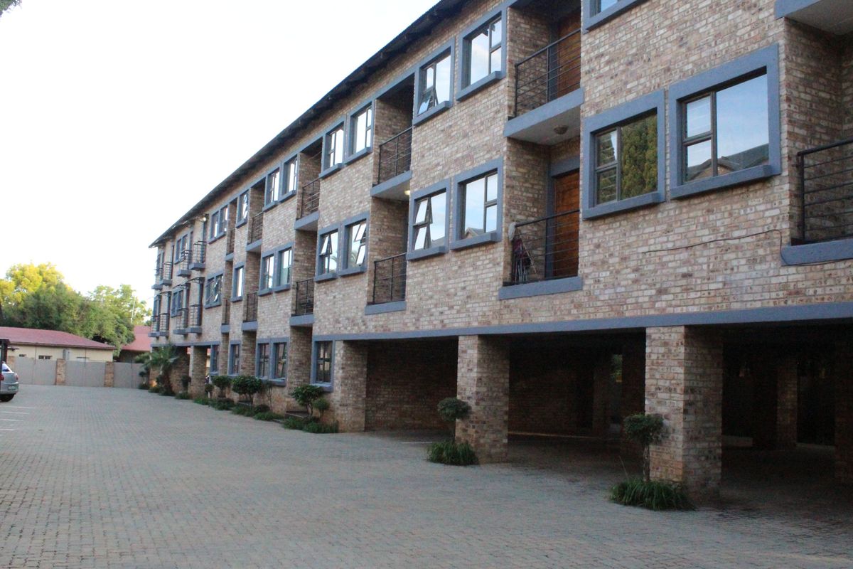 Spacious apartment with modern finishes - Photo 5