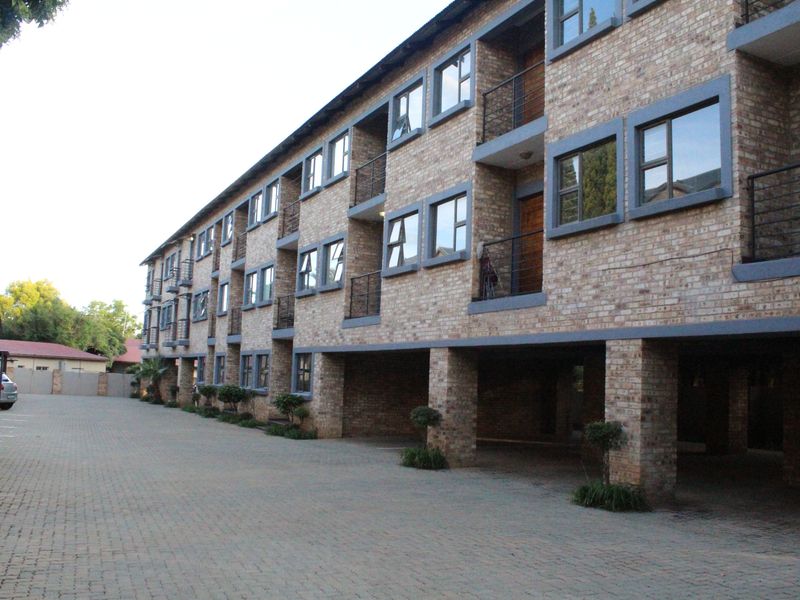 Spacious apartment with modern finishes - Photo 5