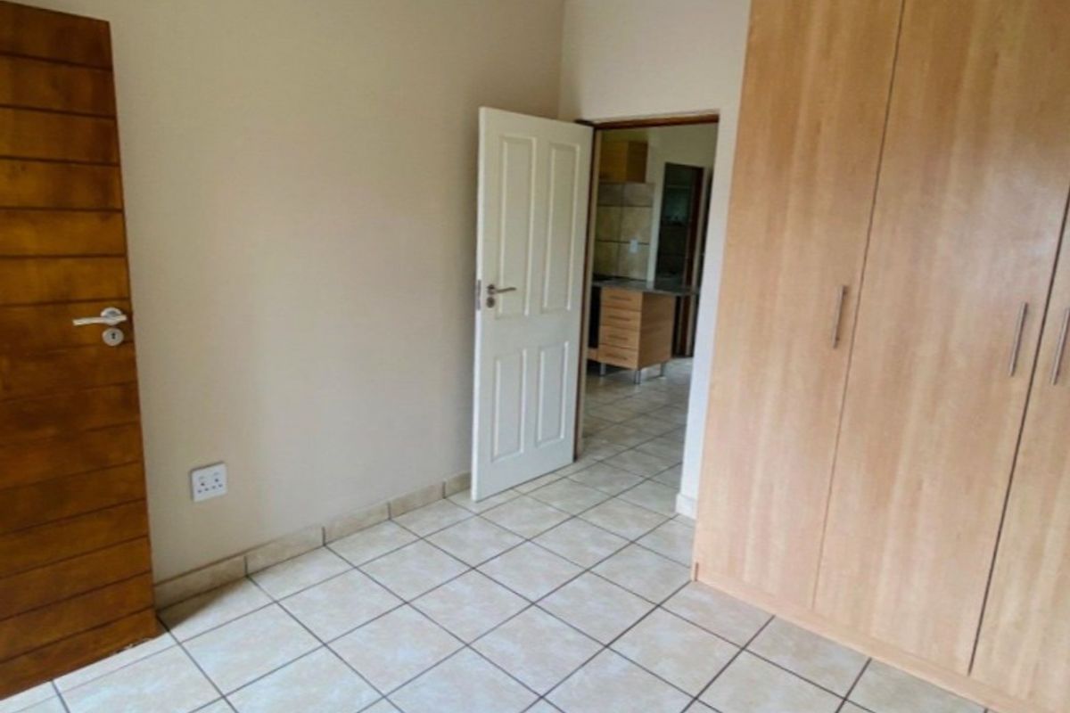 Spacious apartment with modern finishes - Photo 3