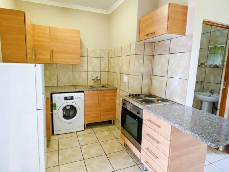 Spacious apartment with modern finishes - Photo 2