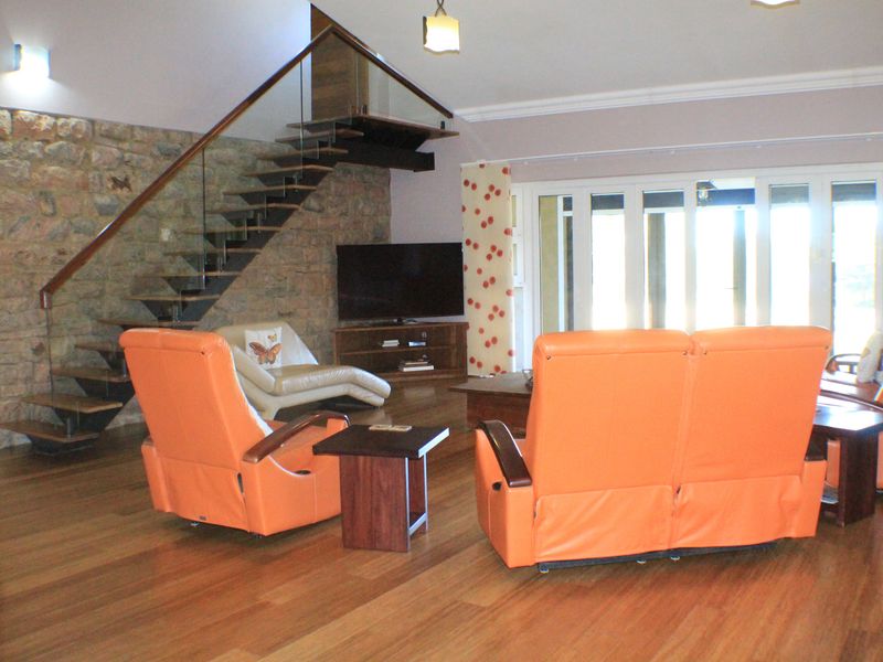 Sophisticated and stylish family home with river views, in secure and sought after estate. - Photo 3