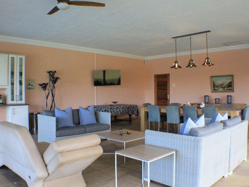 Sophisticated and stylish family home with river views, in secure and sought after estate. - Photo 10