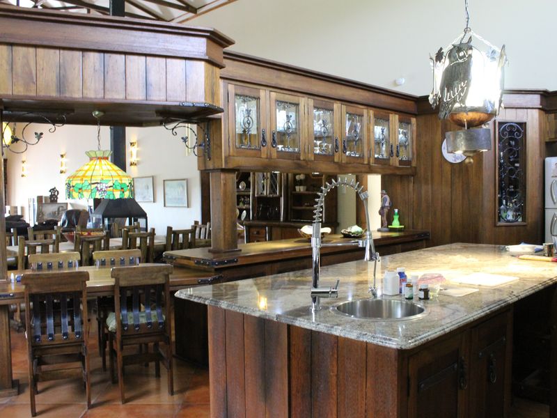 Incredible and magnificent property! - Photo 8