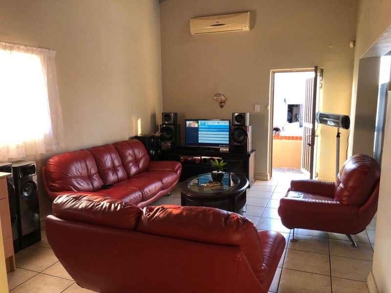 What an absolute gem! - Photo 3