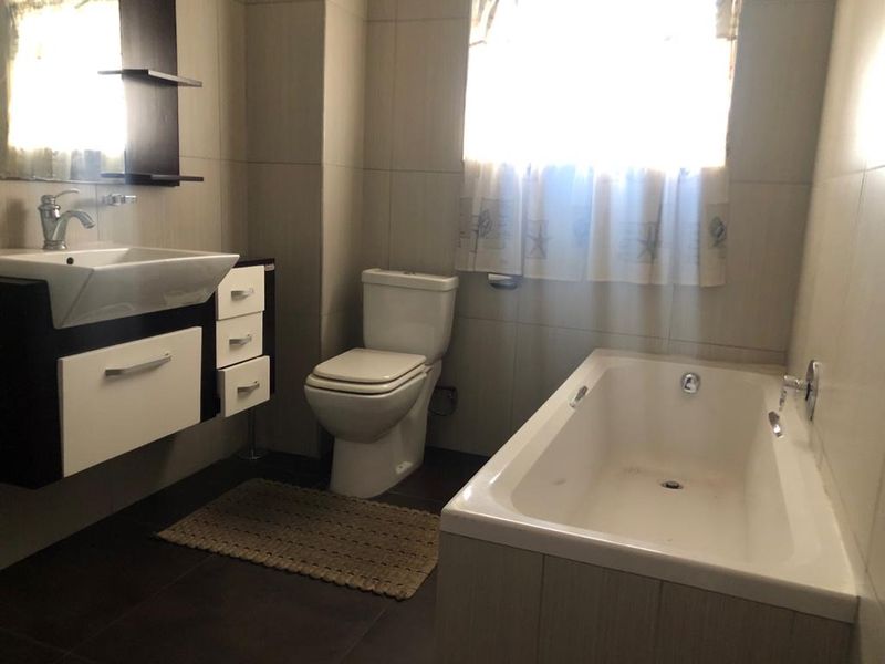 Modern and spacious apartment - Photo 10