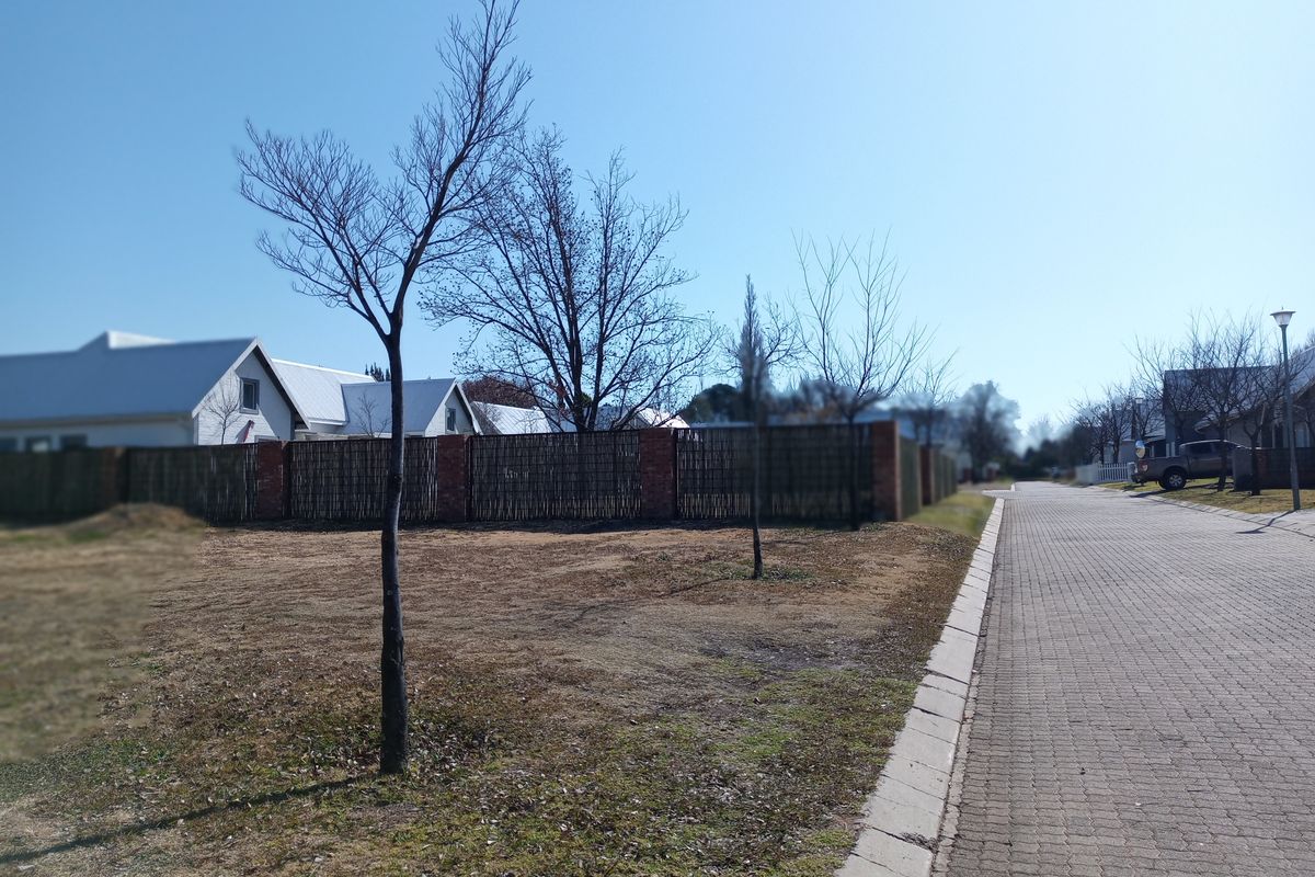 Vacant land in exclusive estate - Photo 2