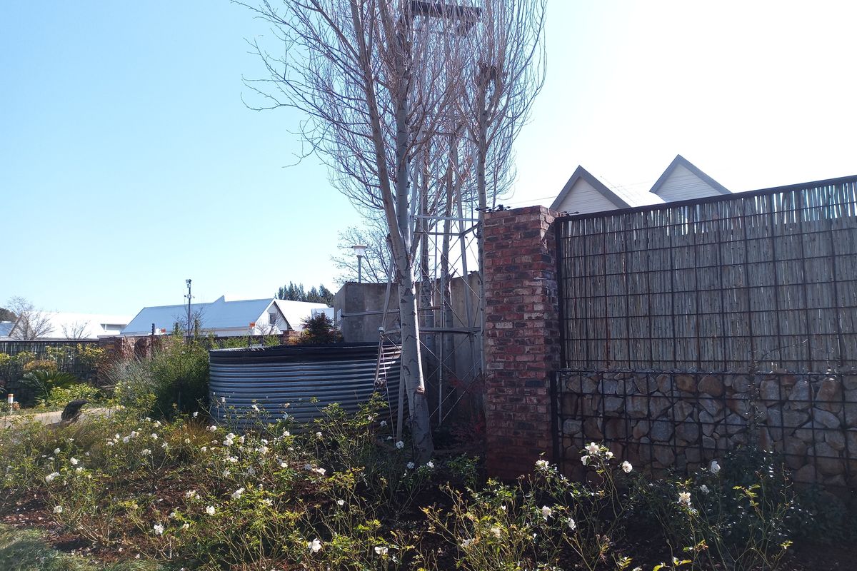 Vacant land in exclusive estate - Photo 5