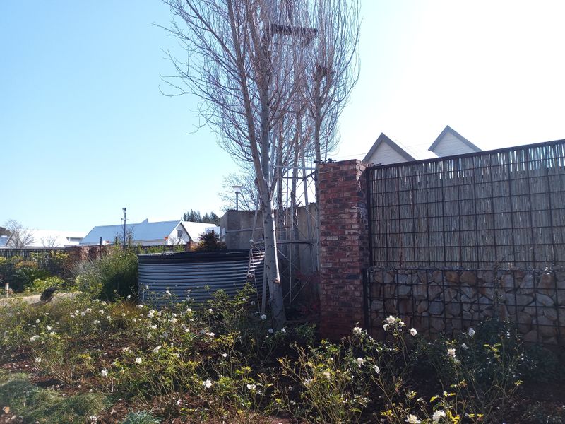 Vacant land in exclusive estate - Photo 5